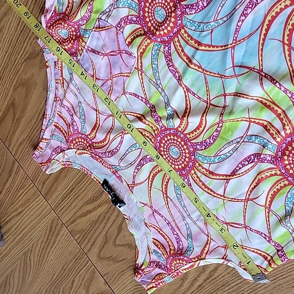 C.DEAR TOP sleevesles roundneck size Medium color purple green red yellow - Picture 12 of 15